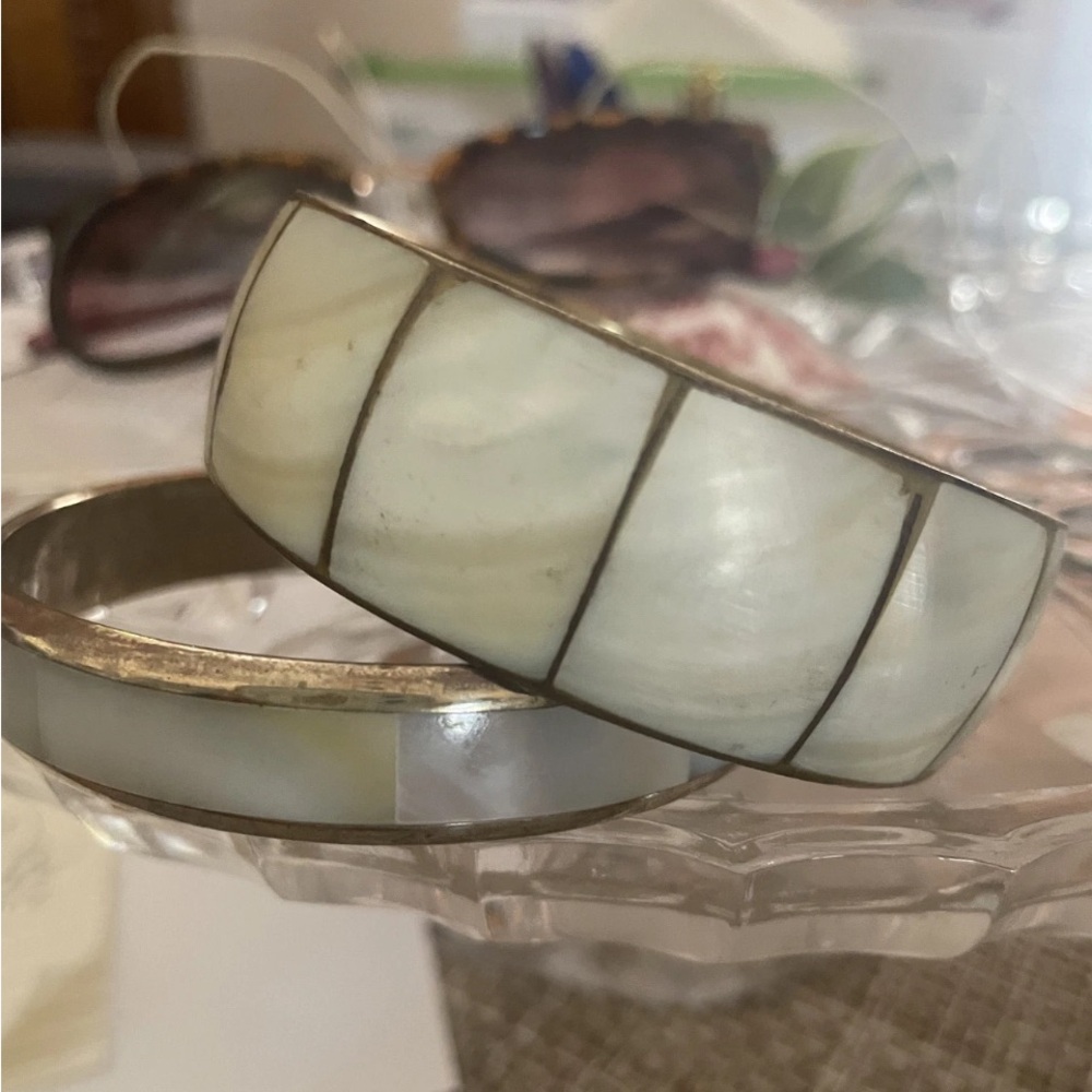 MOTHER OF PEARL SET OF 2 BRASS BEACH, VACAY, FESTIVAL, TRENDING LOOK